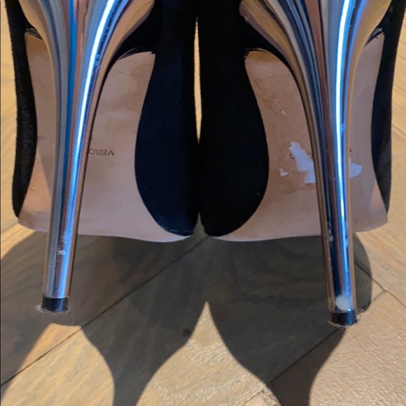 Sexy BCBG Short Suede Boots - Picture 7 of 9